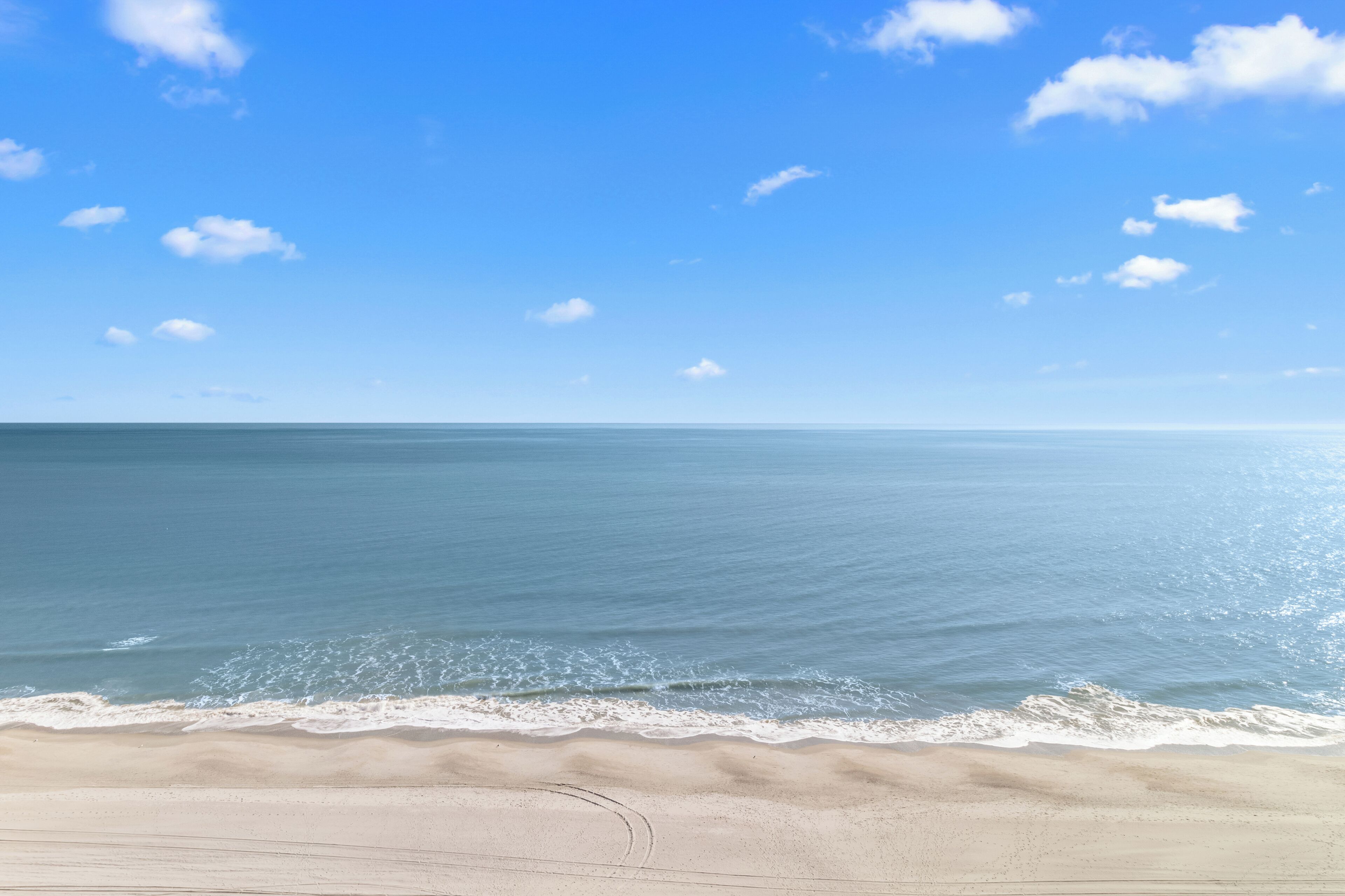 Mariner Oceanfront Deluxe Two Bedroom Condo | Terrace/patio