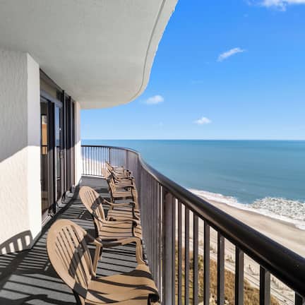 Mariner Oceanfront Deluxe Two Bedroom Condo | Terrace/patio