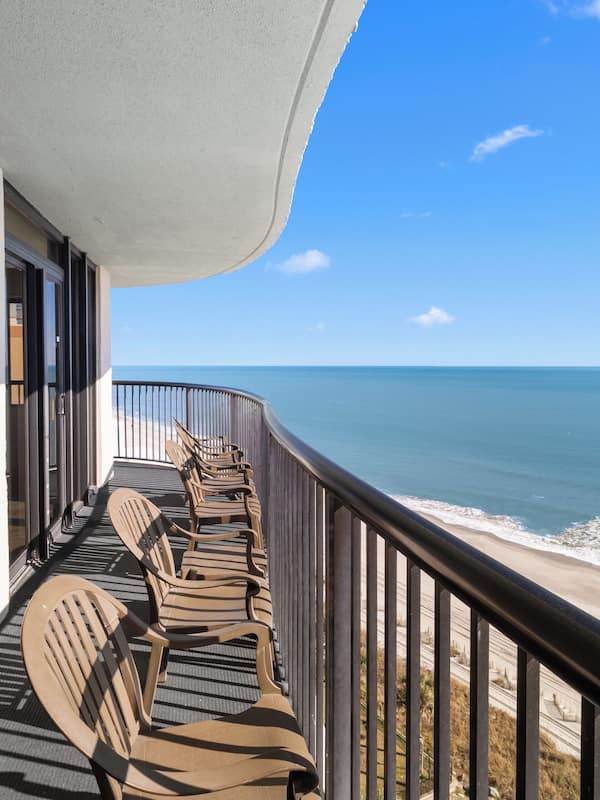 Mariner Oceanfront Deluxe Two Bedroom Condo | Terrace/patio