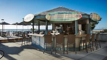 Poolside bar
