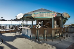 Poolside bar