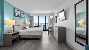Pinnacle Oceanfront Deluxe King Efficiency | In-room safe, blackout curtains, iron/ironing board, free WiFi
