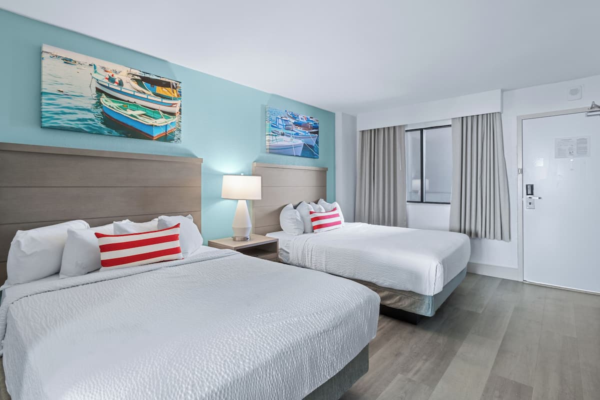 Pinnacle Oceanfront Deluxe One Bedroom Queen Suite | 1 bedroom, in-room safe, individually furnished, blackout curtains
