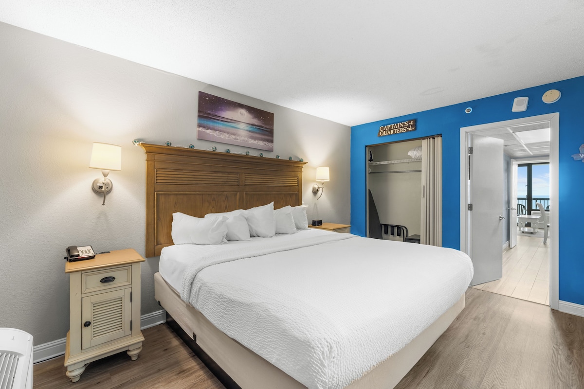 Pinnacle Oceanfront One Bedroom King Suite