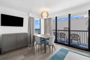 Coffre-fort, ameublement unique, rideaux d’obscurcissement