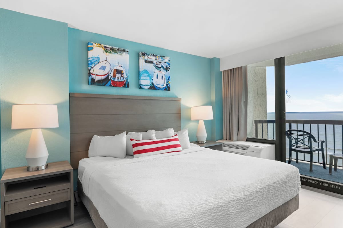 Pinnacle Oceanfront Deluxe King Efficiency Accessible | 1 bedroom, in-room safe, individually furnished, blackout drapes