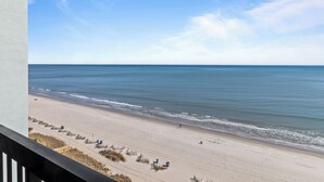 Pinnacle Oceanfront Deluxe King Efficiency | 露台