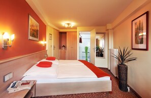 Comfort-Zimmer | 1 Schlafzimmer, Allergikerbettwaren, Minibar, individuell dekoriert