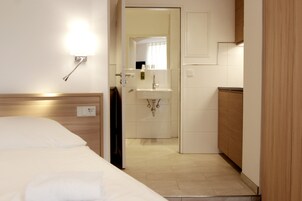 华丽开间 | 防过敏的被褥、迷你吧、特色装修、特色 家居