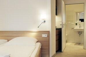 Studio Deluxe | Bộ đồ giường kháng dị ứng, minibar, trang trí khác biệt 