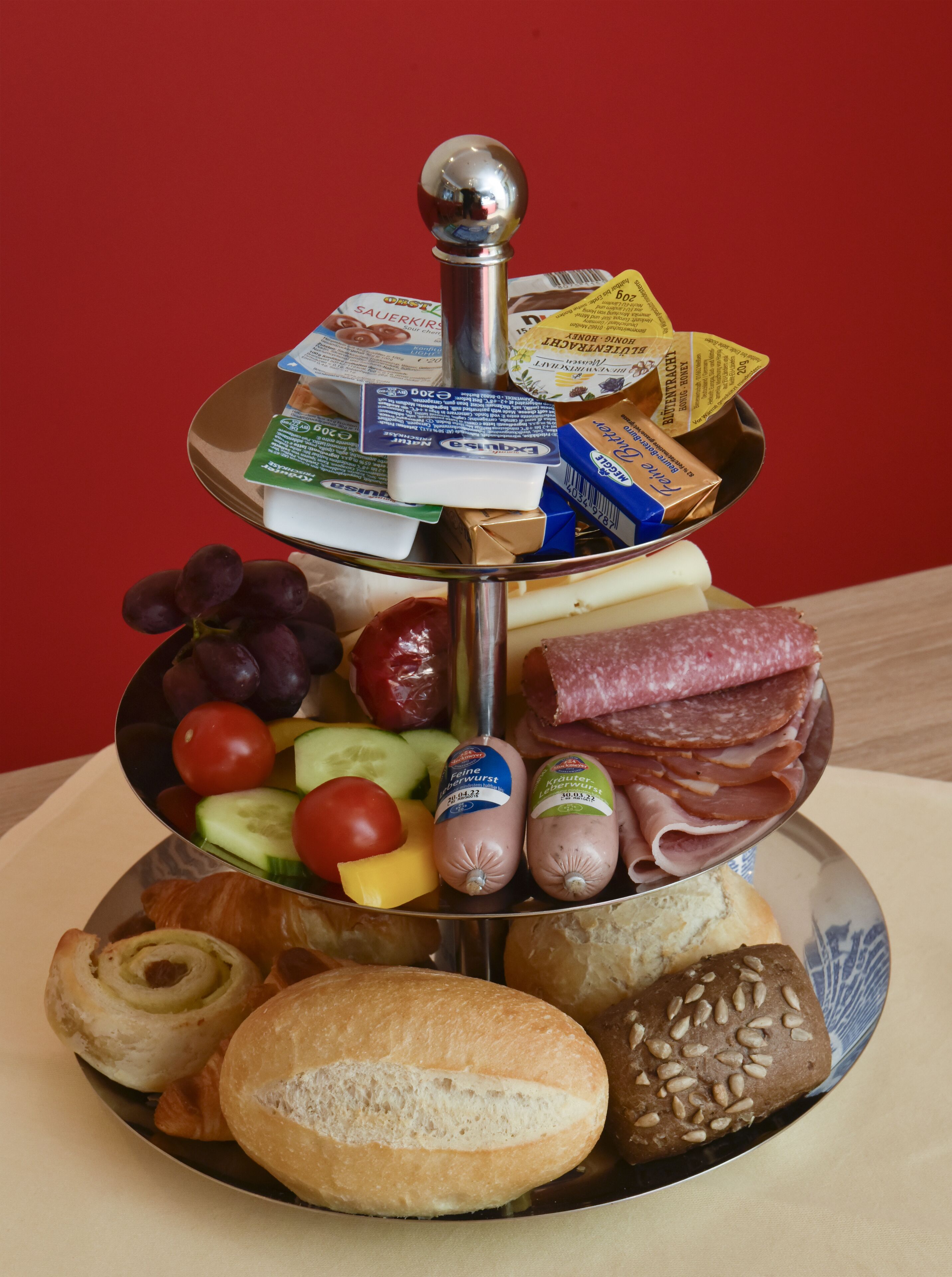 daily buffet breakfast (eur 18 per person)