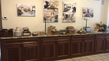 Daily cooked-to-order breakfast for a fee