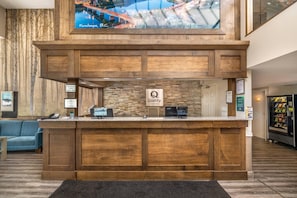 Lobby - Quality Inn (Kamloops)