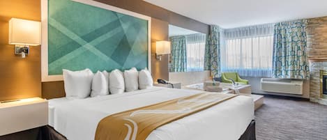 Standard Room, 1 King Bed with Jacuzzi, Non Smoking | Desk, blackout drapes, iron/ironing board, cribs/infant beds