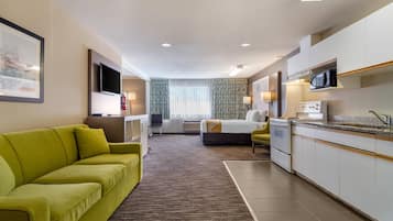 Meja, langsir/tirai gelap terus, seterika/papan seterika