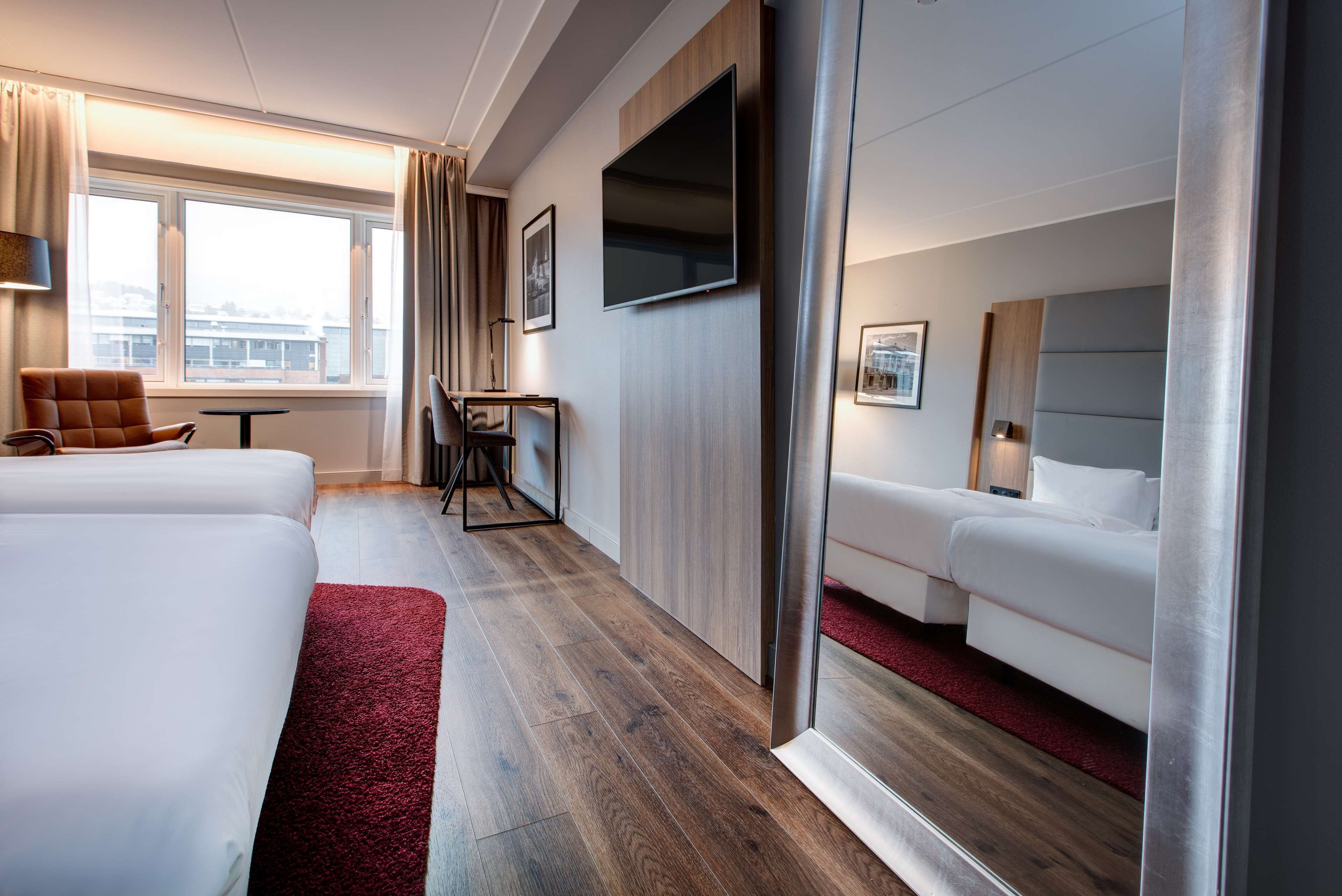 standard room | hypo-allergenic bedding, in-room safe, desk, blackout curtains