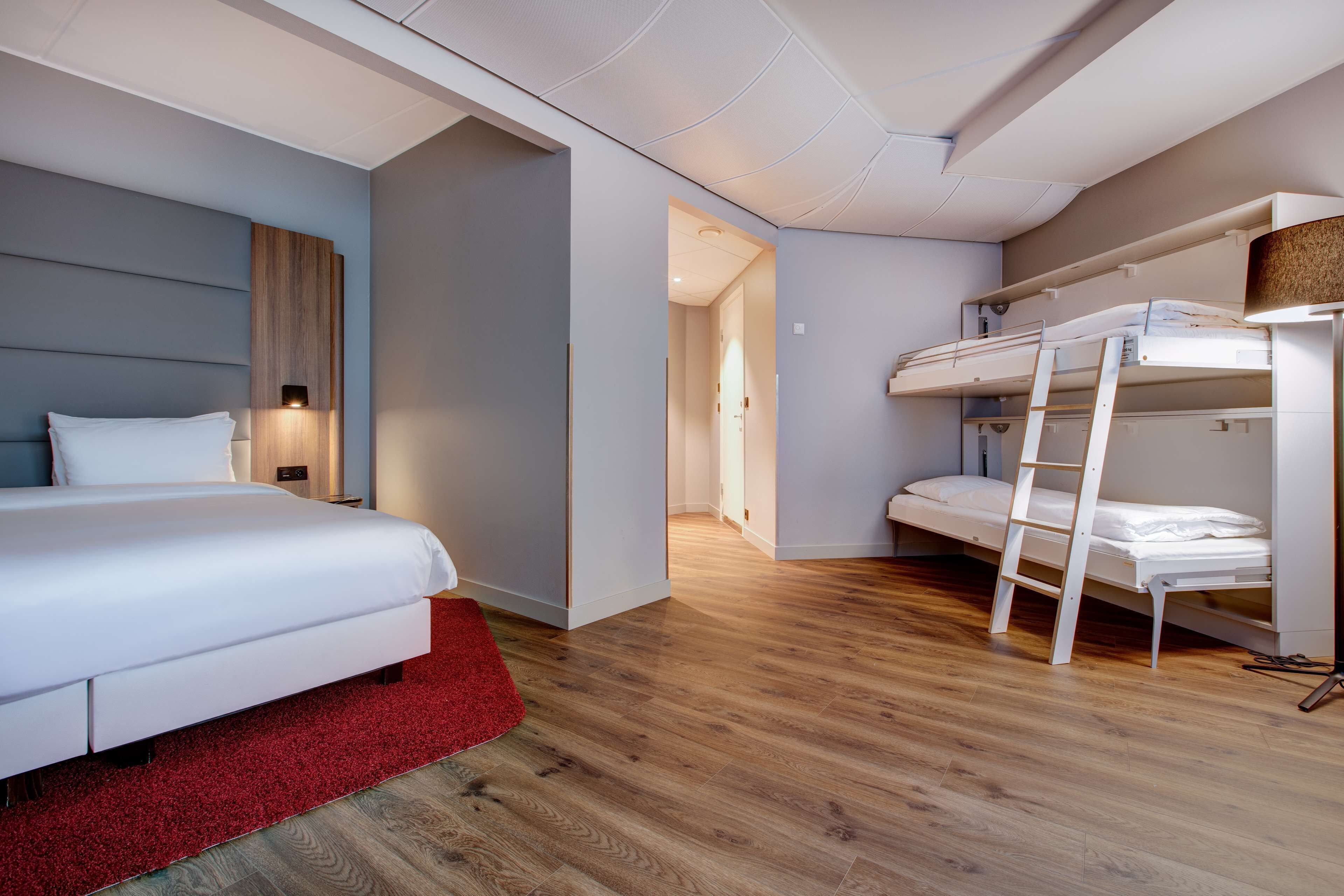 家庭房 | 防过敏的被褥、客房内保险箱、办公桌、遮光窗帘