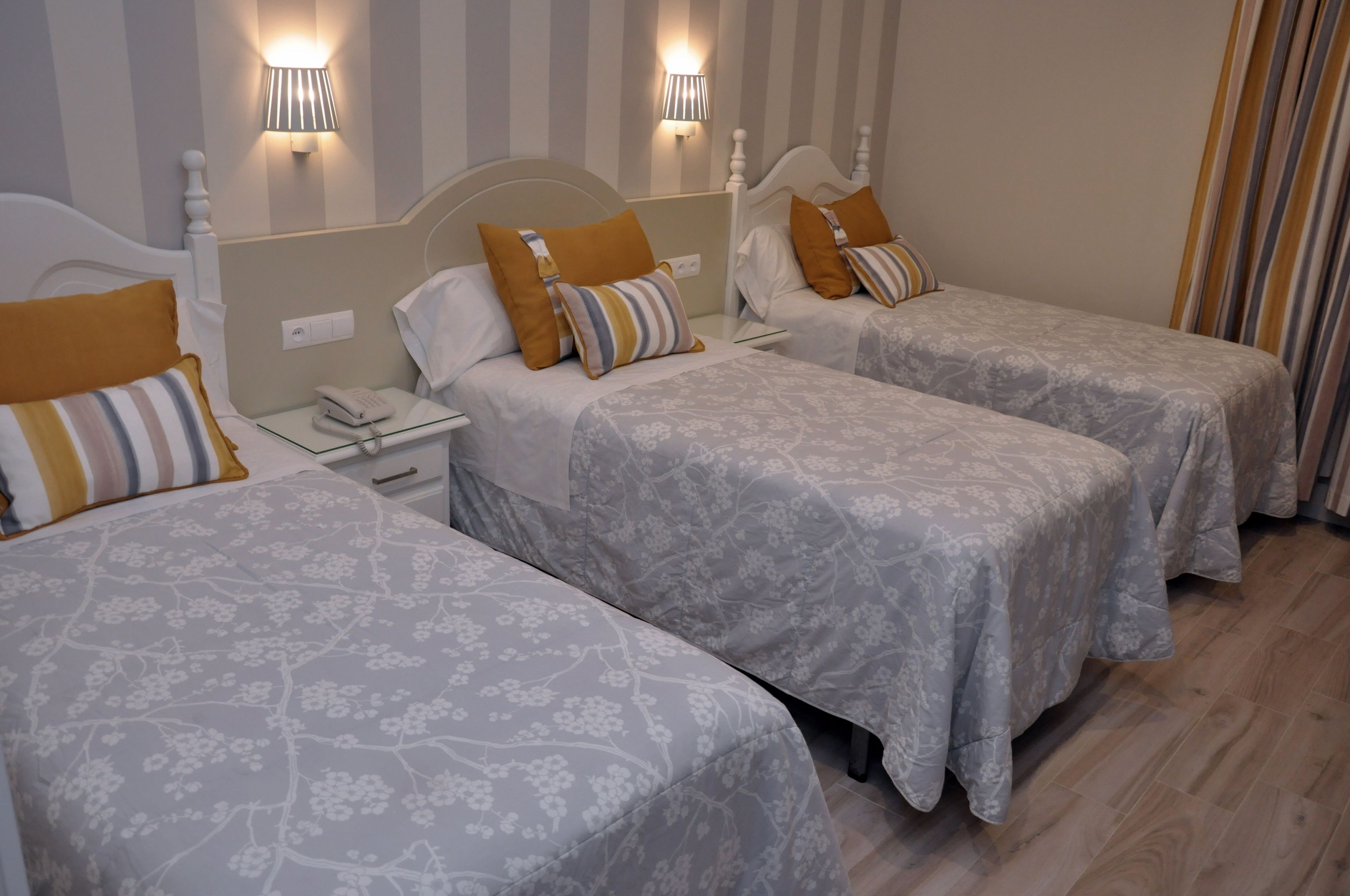 double room (with extra bed) | premium bedding, in-room safe, individually furnished, desk