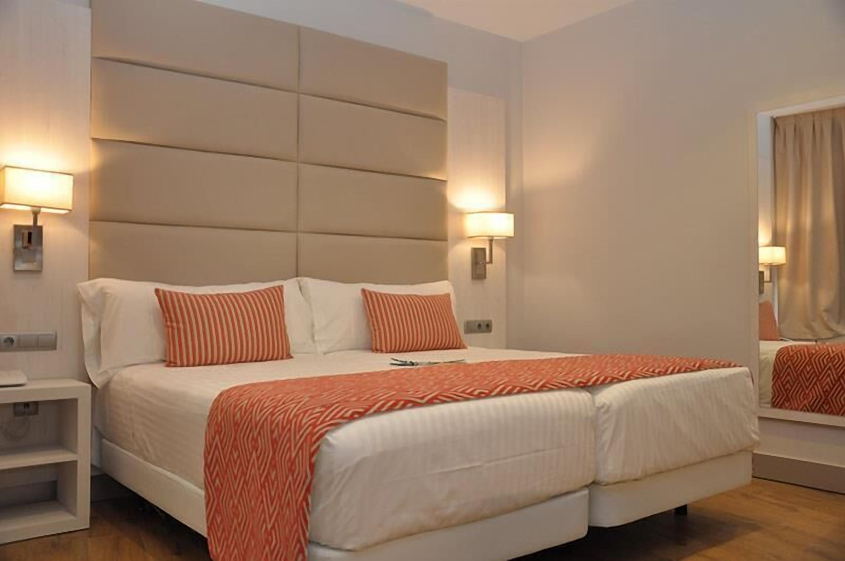 premium bedding, in-room safe, individually furnished, desk