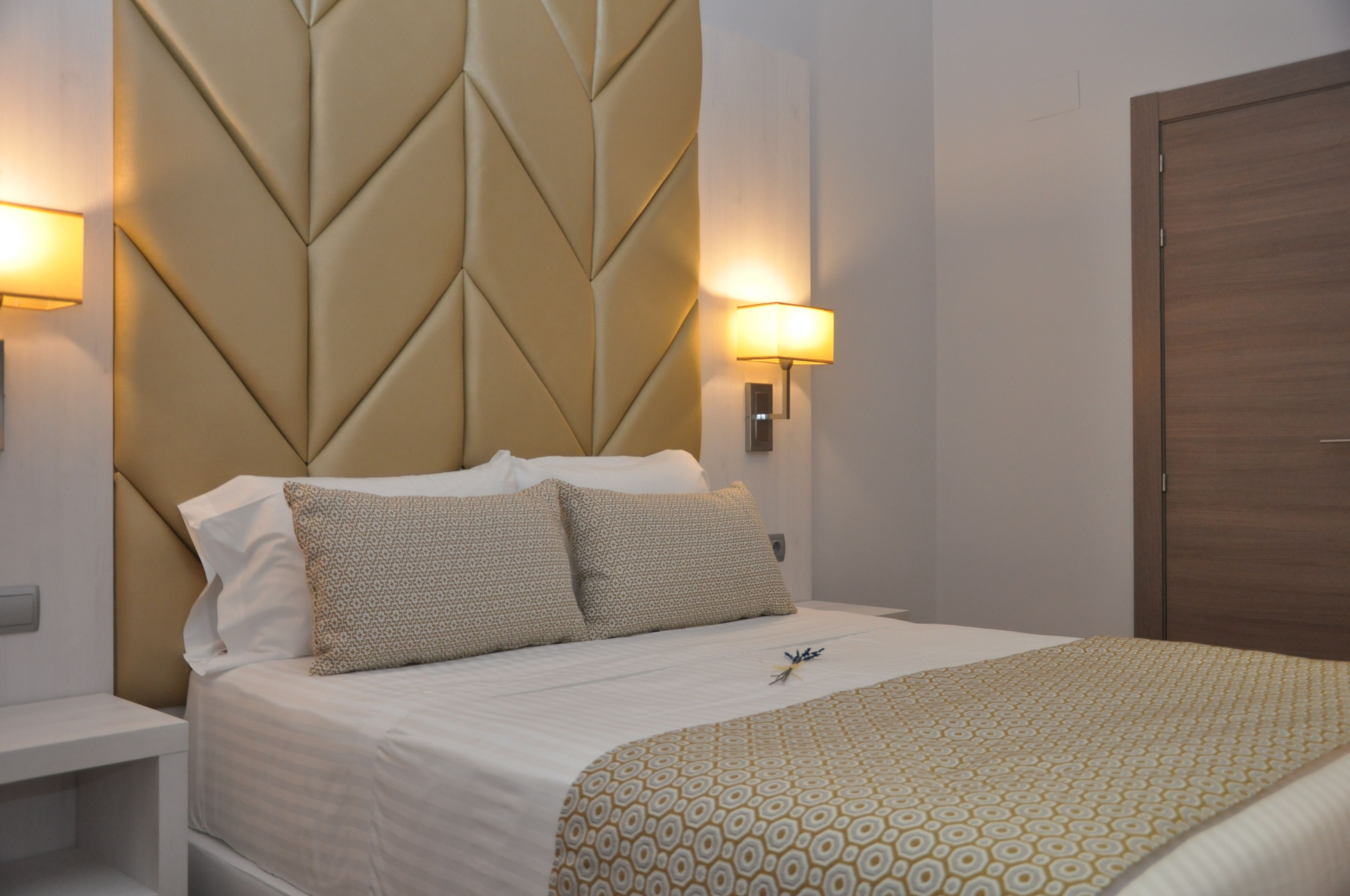 standard double room | premium bedding, in-room safe, individually furnished, desk