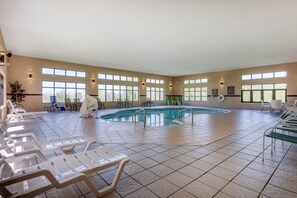 Indoor pool - Comfort Suites Rolla (Rolla)