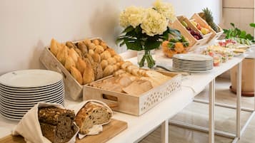 Daily buffet breakfast for a fee