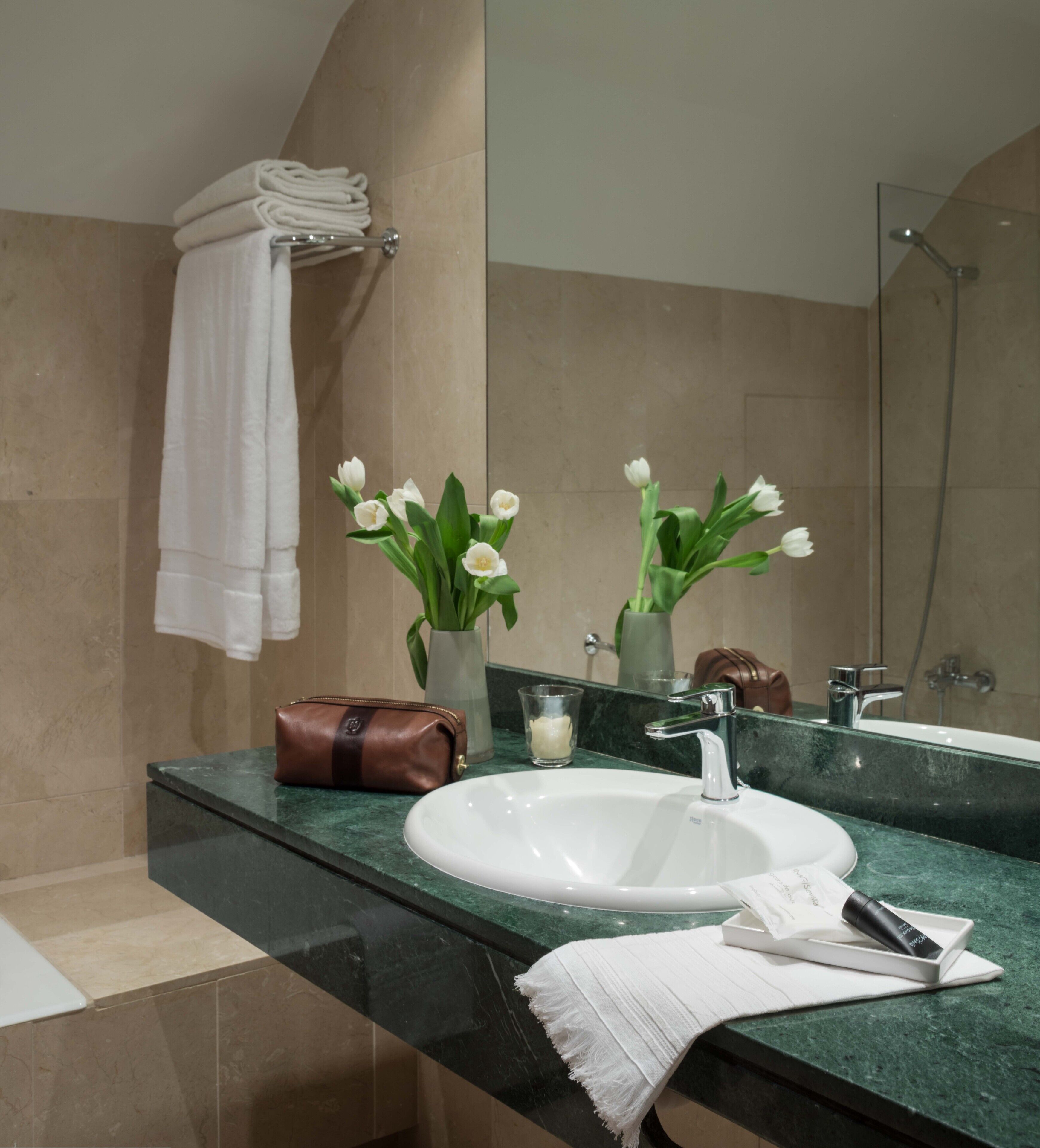 superior room | bathroom | combined shower/bathtub, designer toiletries, hair dryer, bidet