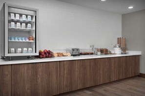 Free daily full breakfast  - Residence Inn by Marriott Arundel Mills BWI Airport (Hanover)