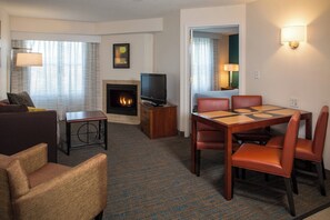 Premium bedding, in-room safe, desk, laptop workspace - Residence Inn by Marriott Arundel Mills BWI Airport (Hanover)