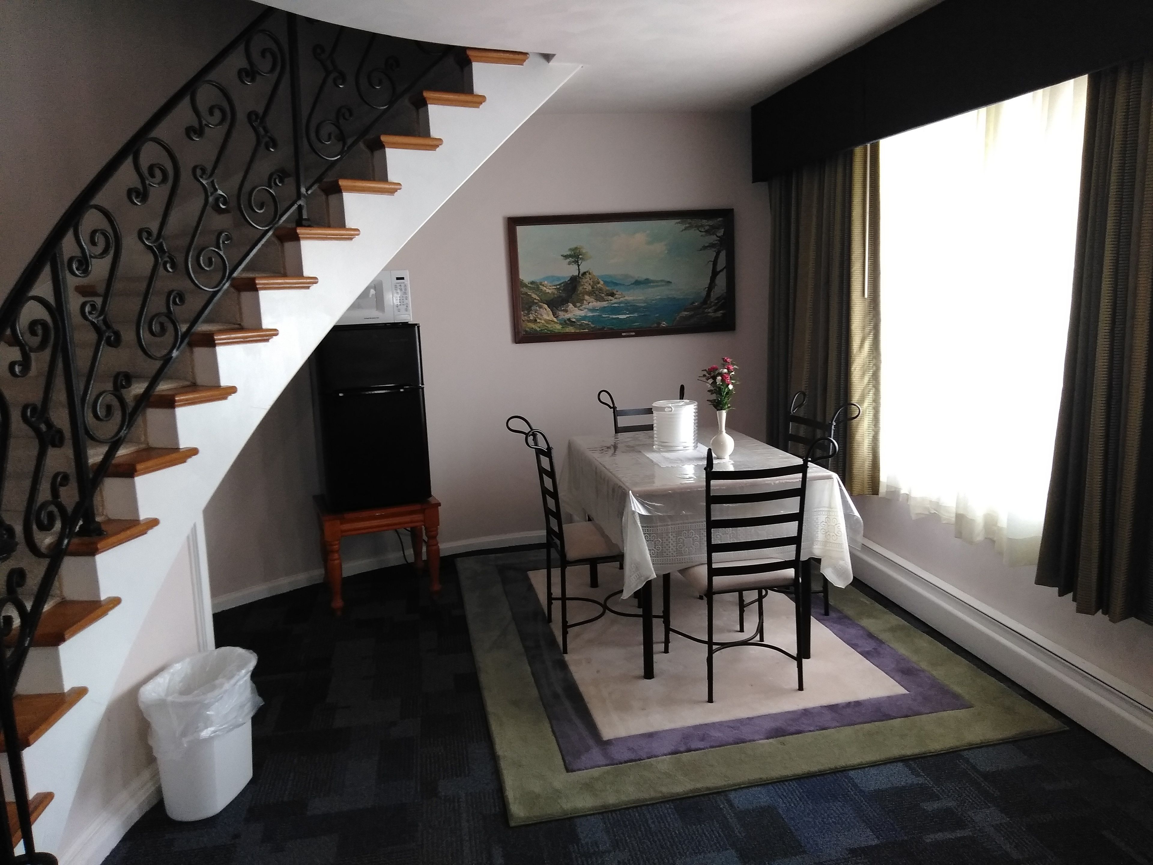 高级套房, 1 张大床 | 客房内用餐