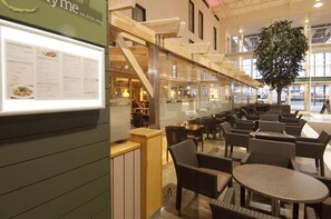 International cuisine - Premier Inn London Heathrow Airport T2 & T3 - Bath Road (Hounslow)