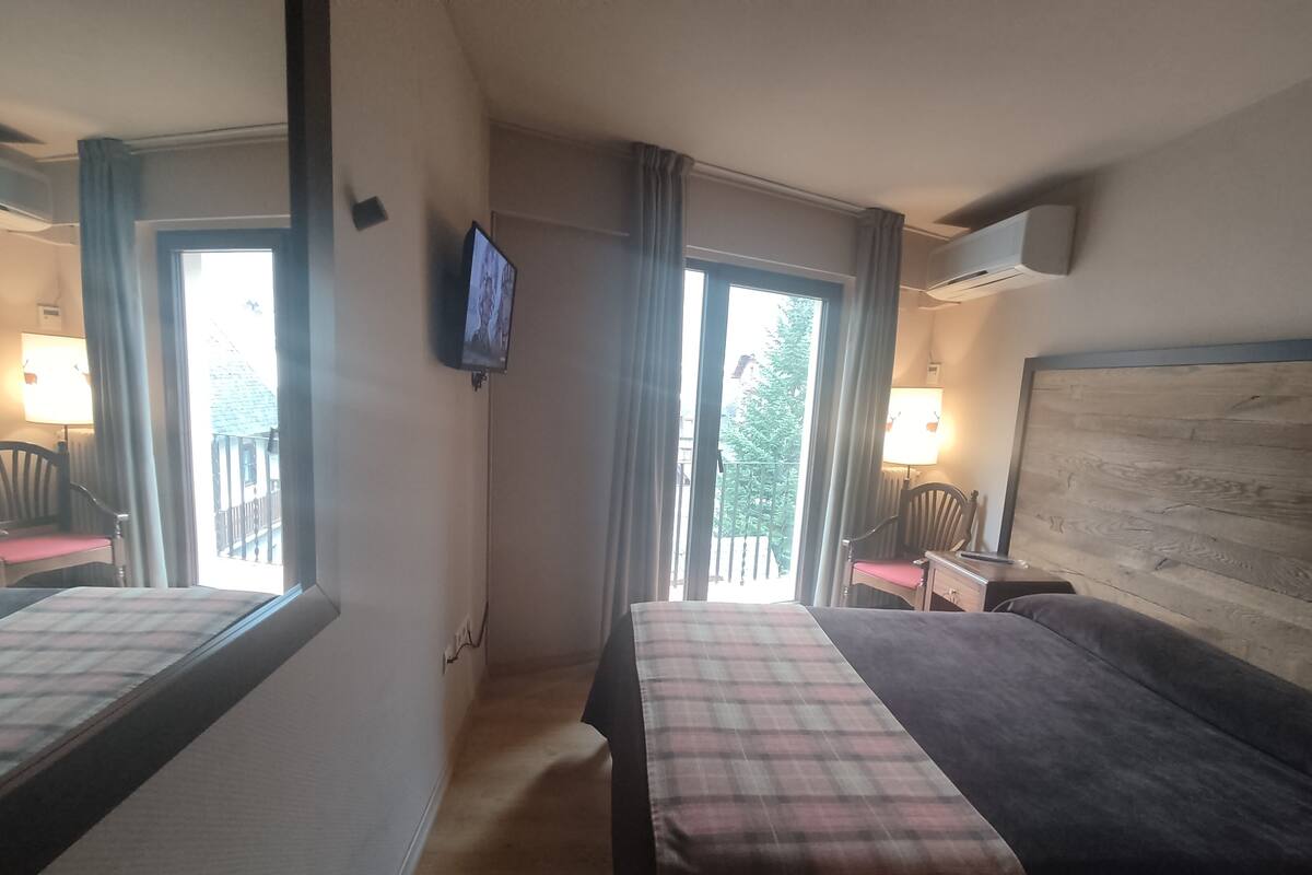 Single Room | Free WiFi, bed sheets