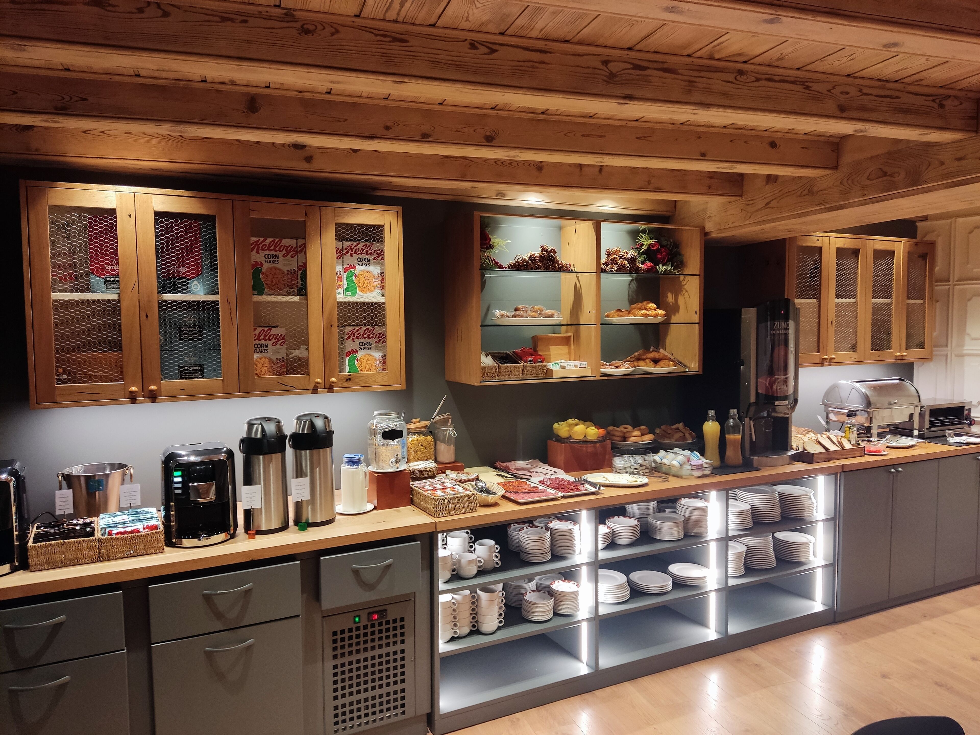 daily buffet breakfast (eur 9 per person)