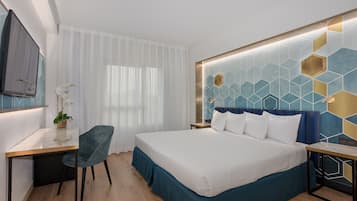 Minibar, in-room safe, desk, laptop workspace