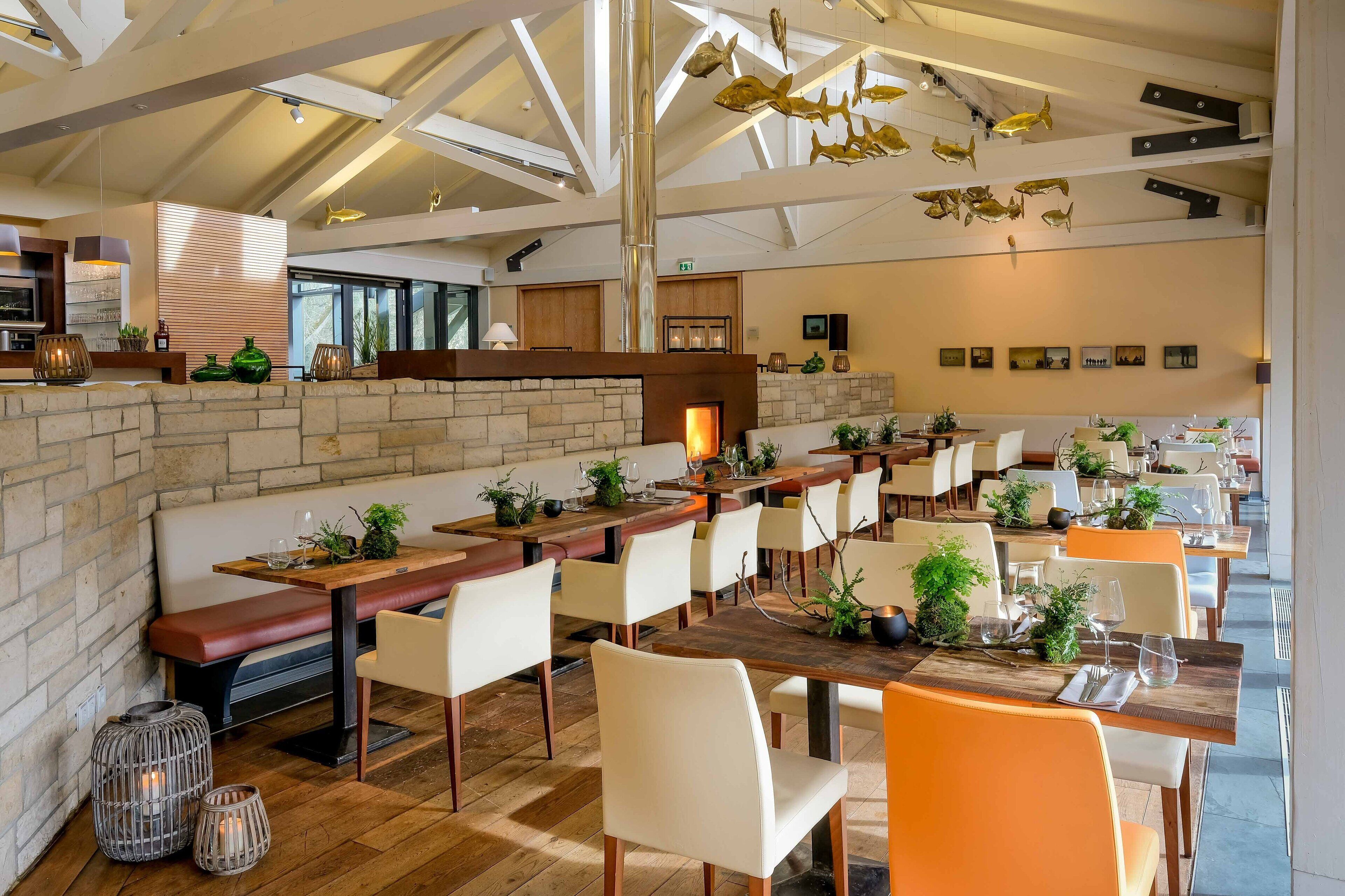 lunch and dinner served, regional cuisine