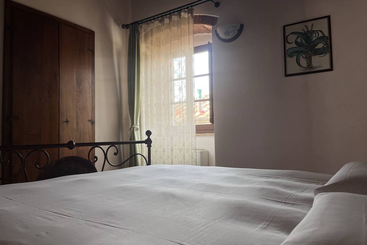 classic suite | 1 bedroom, minibar, desk, laptop workspace