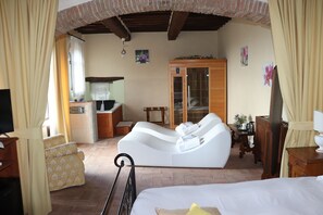 Premium suite | Een minibar, een bureau, een laptopwerkplek, gratis wifi