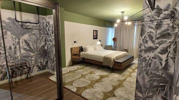 1 chambre, minibar, coffres-forts dans les chambres, bureau