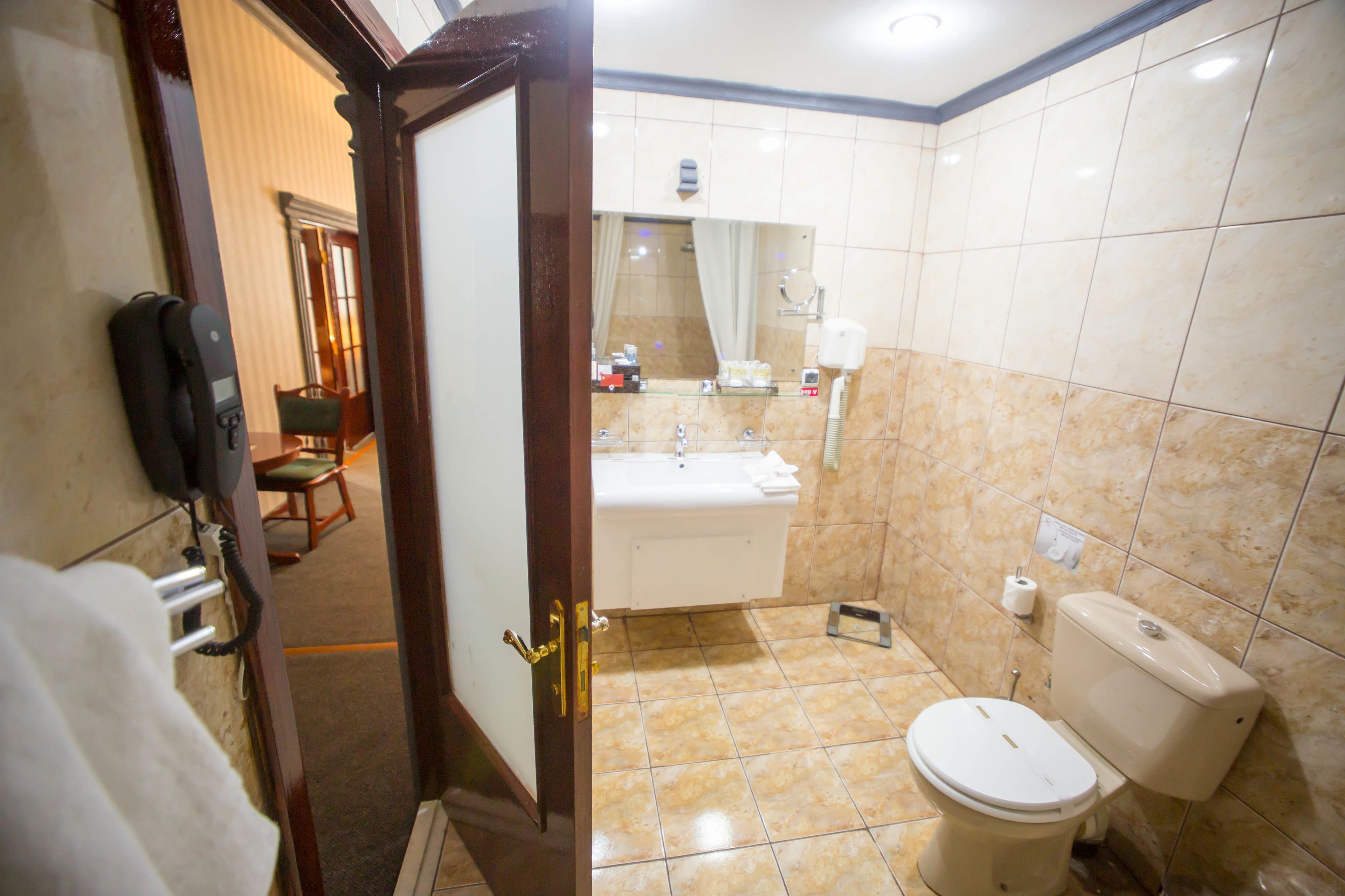 Foto - Bucharest Comfort Suites Hotel