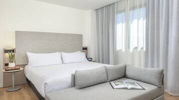 Couette en duvet d'oie, minibar, coffres-forts dans les chambres, bureau