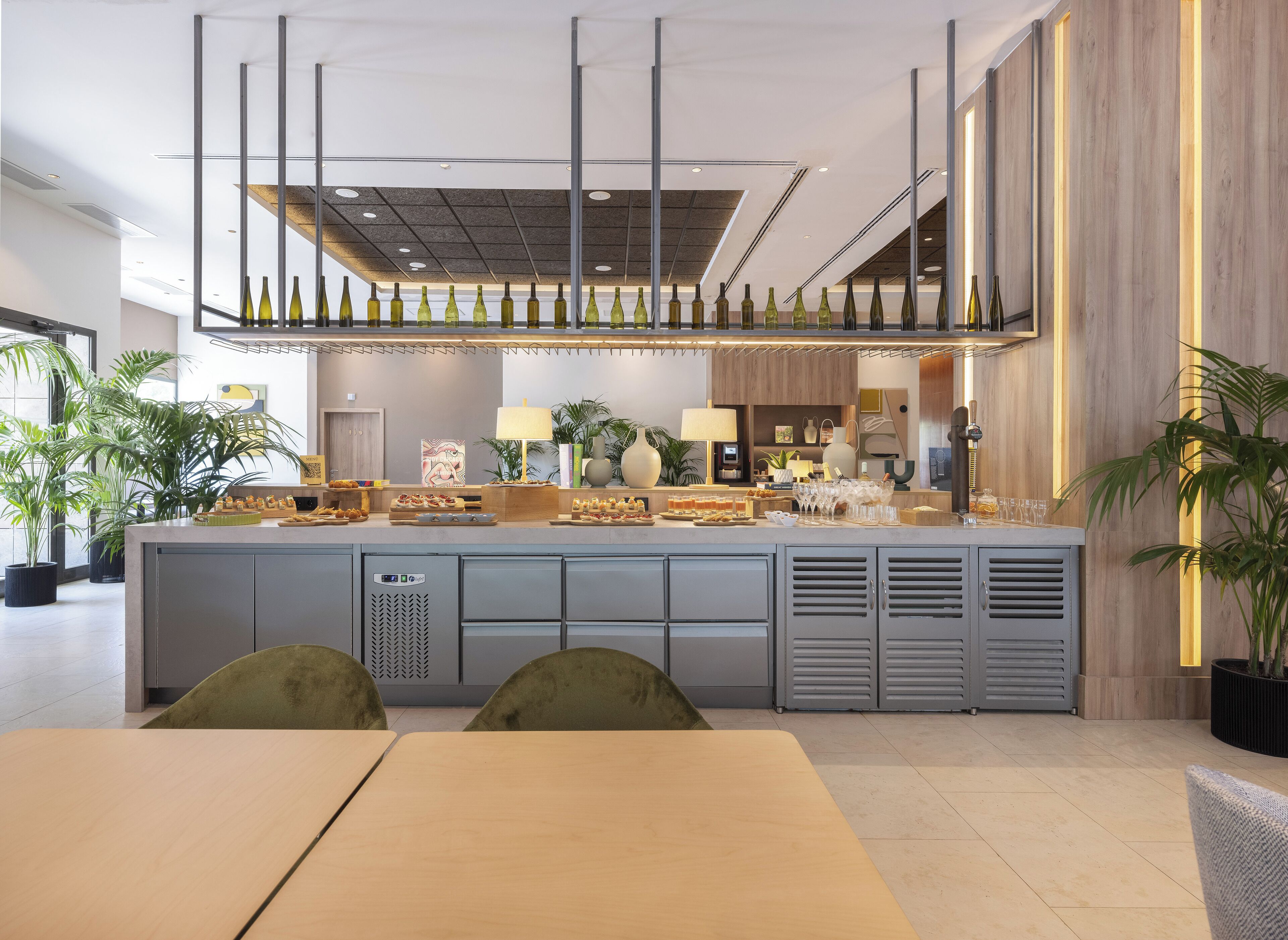 daily buffet breakfast (eur 20 per person)