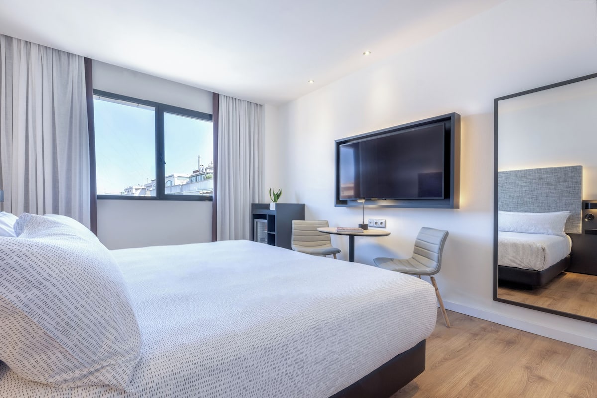 Down duvets, minibar, in-room safe, desk