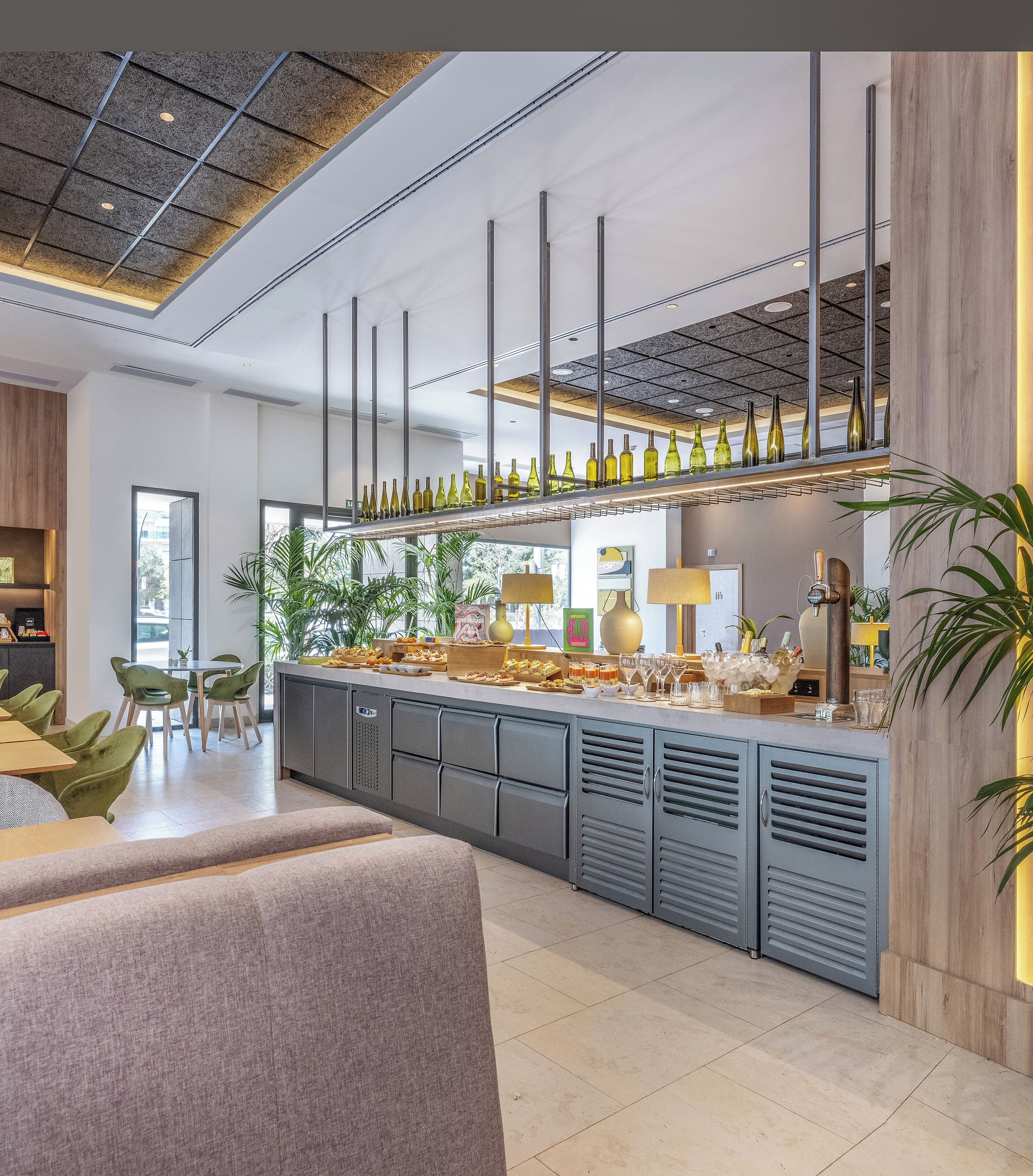 Se ofrece un desayuno bufé (20 EUR por persona)