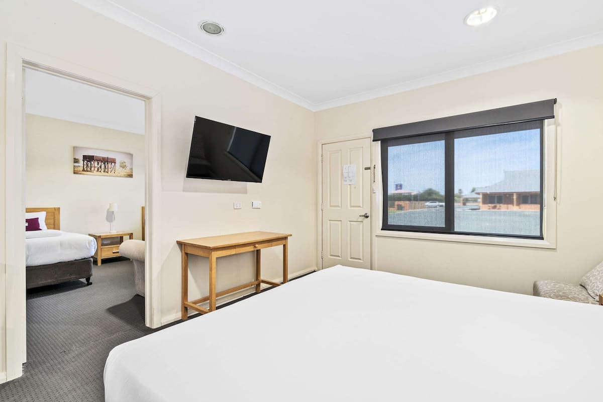 Standardzimmer, Nichtraucher (1 Queen & 2 Single Beds)