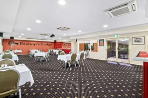 Dining - Comfort Inn Bishops Lodge (Hay South)