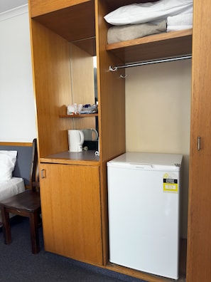 Family Room for 6 (Upstairs) | Room amenity