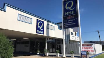 Check-in 24/7 at this family-friendly motel with a licensed restaurant on site.