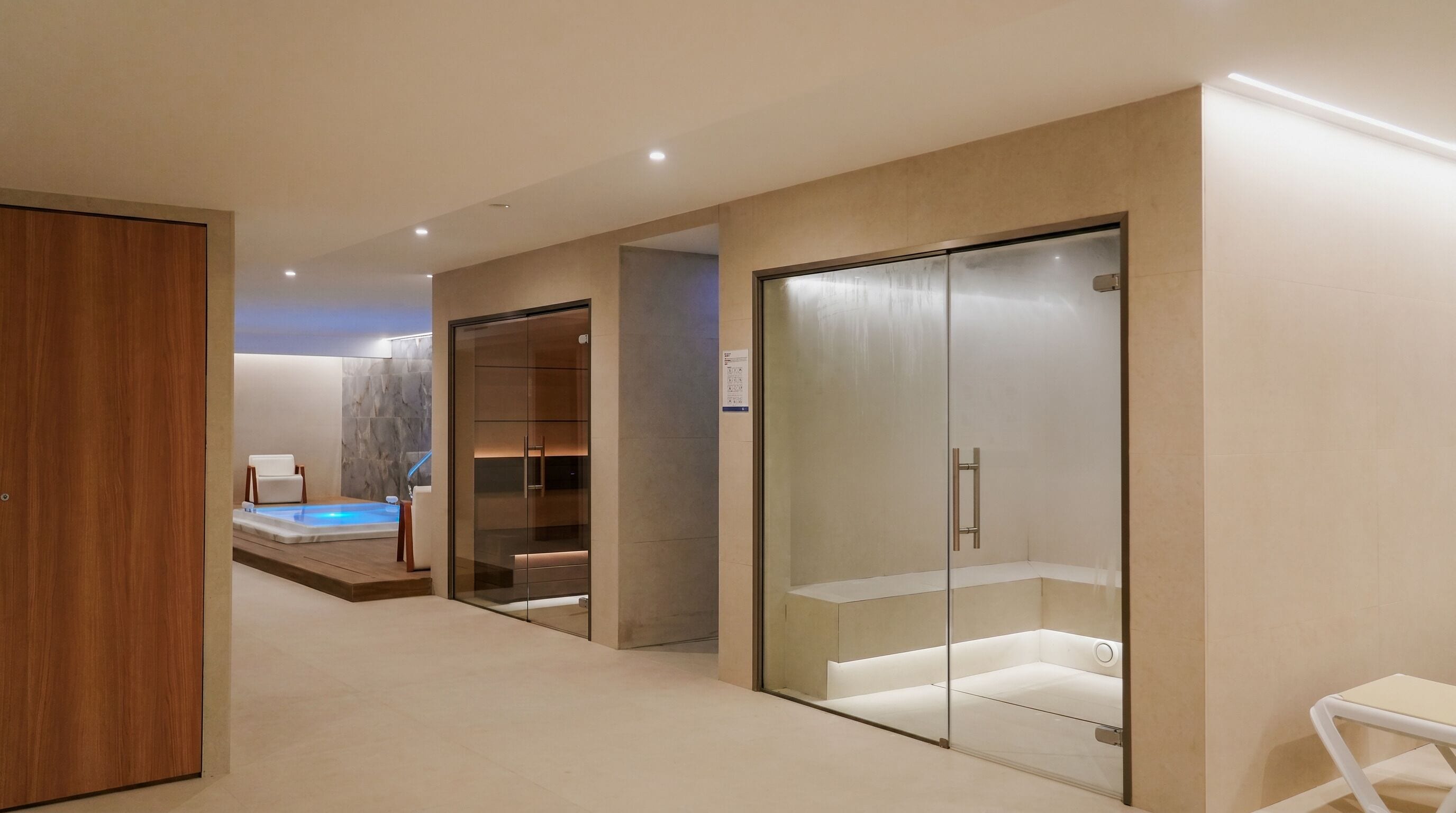 Sauna, bain à remous, hammam