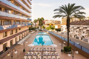 Indoor pool, outdoor pool, sun loungers