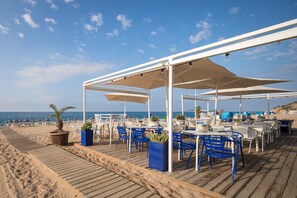 Beach bar - htop Olympic (Calella)